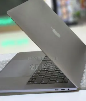 New Laptop Apple MacBook Pro 2017 16GB Intel Core I7 SSD 512GB