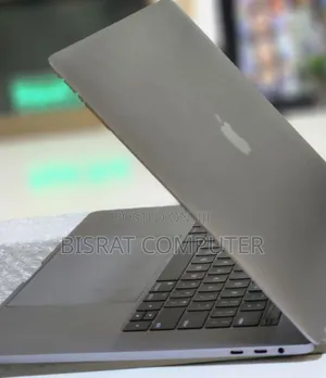 Photo - New Laptop Apple MacBook Pro 2017 16GB Intel Core I7 SSD 512GB