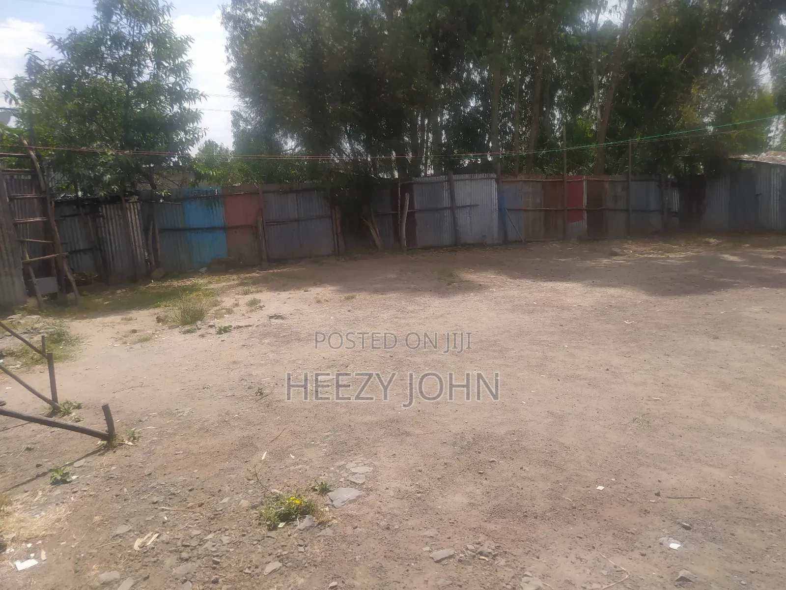 ባዶ መሬት ጣፎ አባኪሮስ