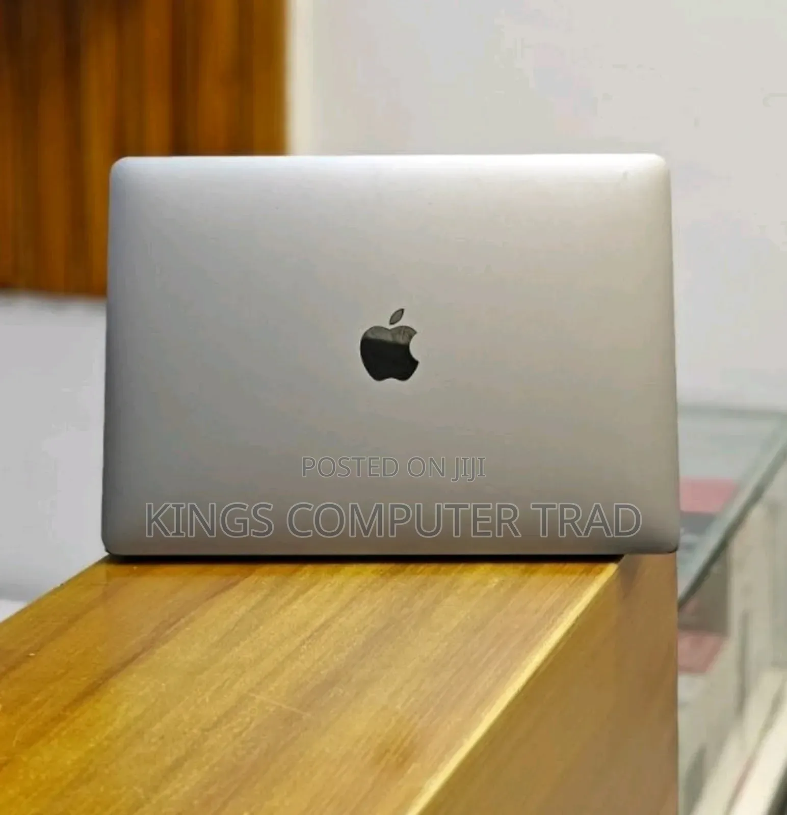 New Laptop Apple MacBook 2018 16GB Intel Core I5 SSD 256GB