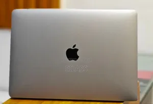 New Laptop Apple MacBook Pro 2018 16GB Intel Core i5 SSD 256GB