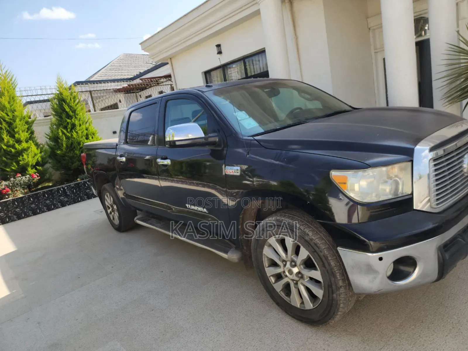 Toyota Tundra CrewMax 4x4 Limited 2011 Gray