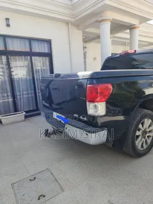 Toyota Tundra CrewMax 4x4 Limited 2011 Gray