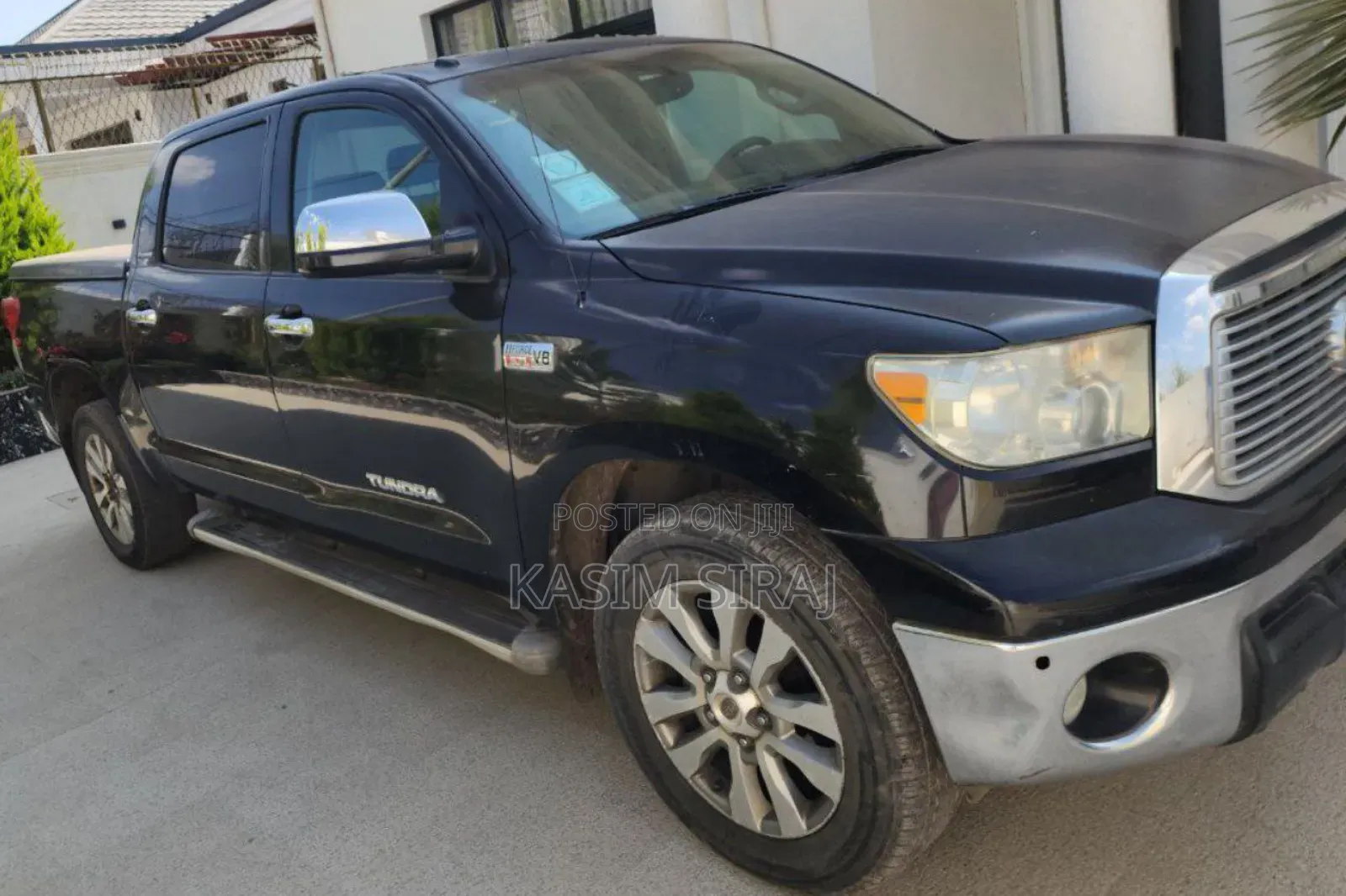 Toyota Tundra CrewMax 4x4 Limited 2011 Gray