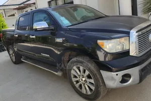 Toyota Tundra CrewMax 4x4 Limited 2011 Gray