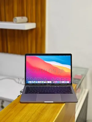 Photo - New Laptop Apple MacBook Pro 2018 16GB Intel Core I5 SSD 256GB