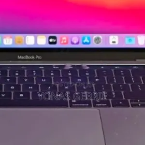 New Laptop Apple MacBook Pro 2018 16GB Intel Core i5 SSD 256GB