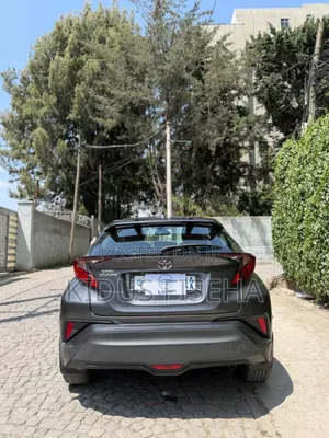 Toyota C-HR LE 2021 Silver