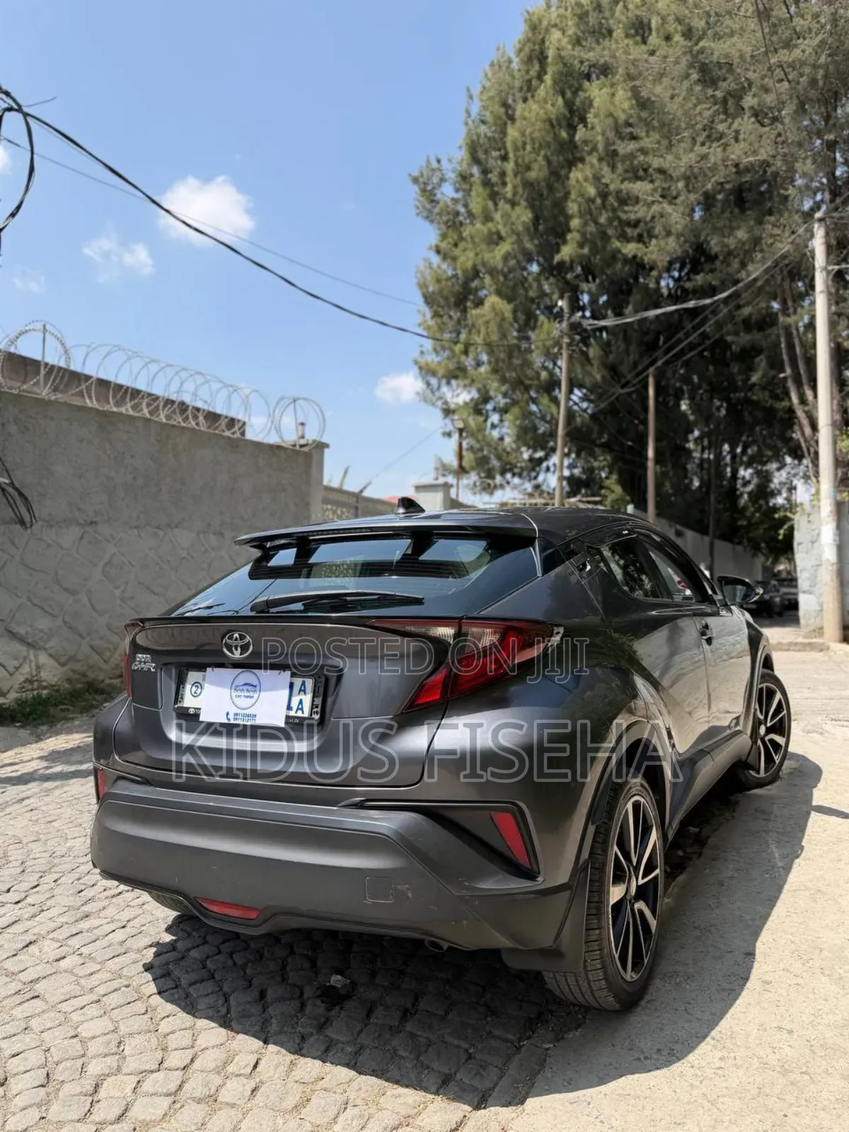 Toyota C-HR LE 2021 Silver