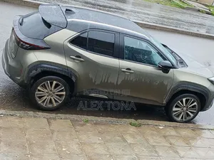 Toyota Yaris Cross 2024 Gray