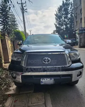 Photo - Toyota Tundra CrewMax 4x4 Limited 2010 Black