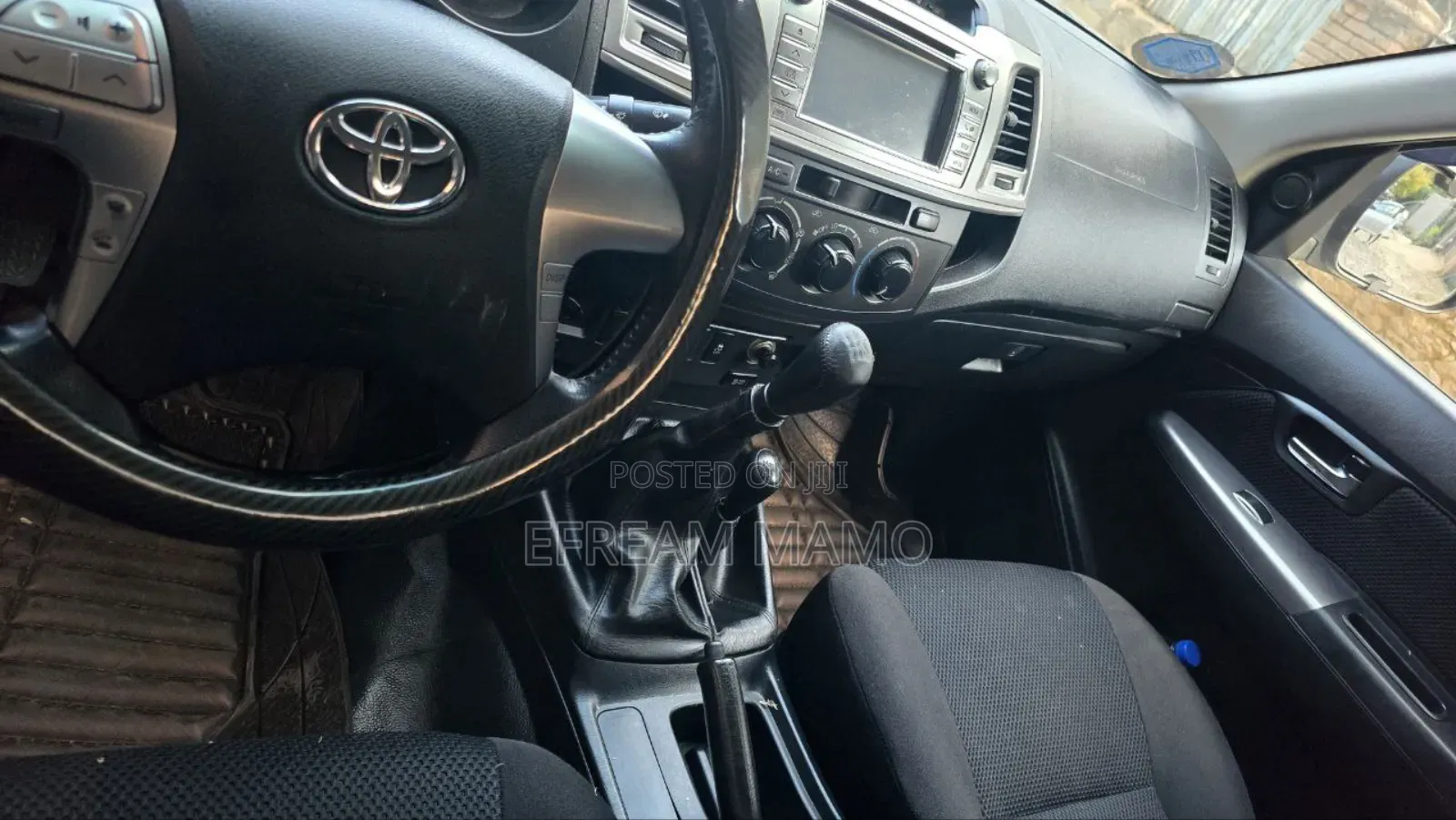 Toyota Hilux 2015 Silver