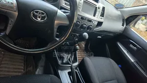 Toyota Hilux 2015 Silver