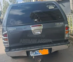 Toyota Hilux 2008 Gray