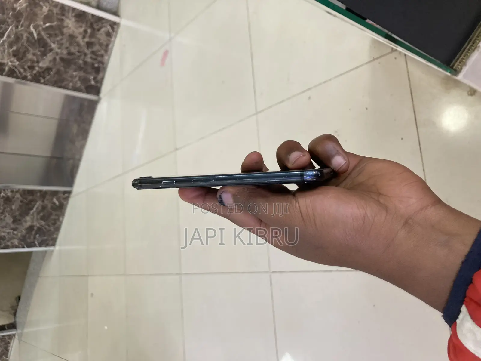 Apple iPhone SE (2020) 64 GB Black