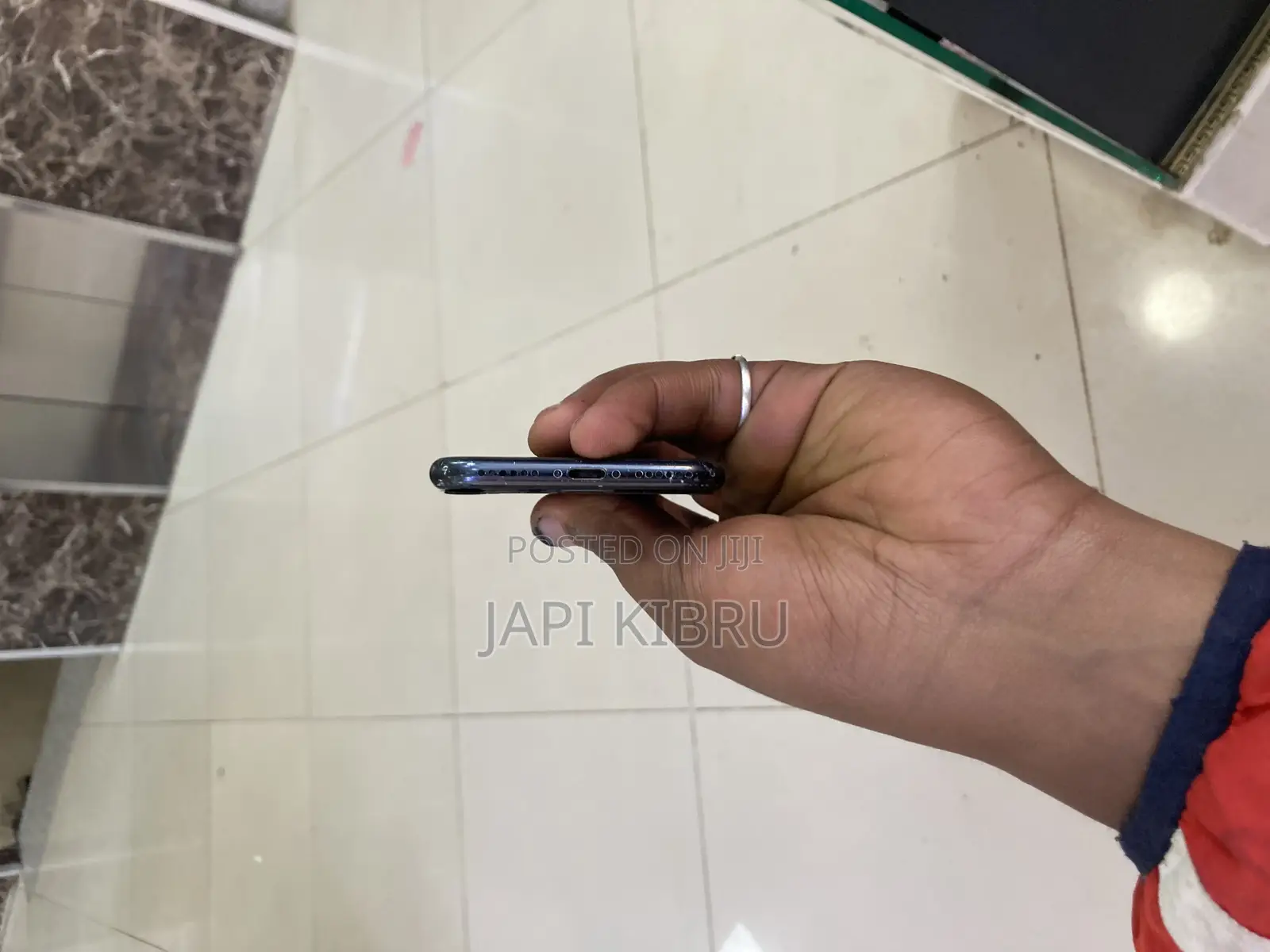 Apple iPhone SE (2020) 64 GB Black