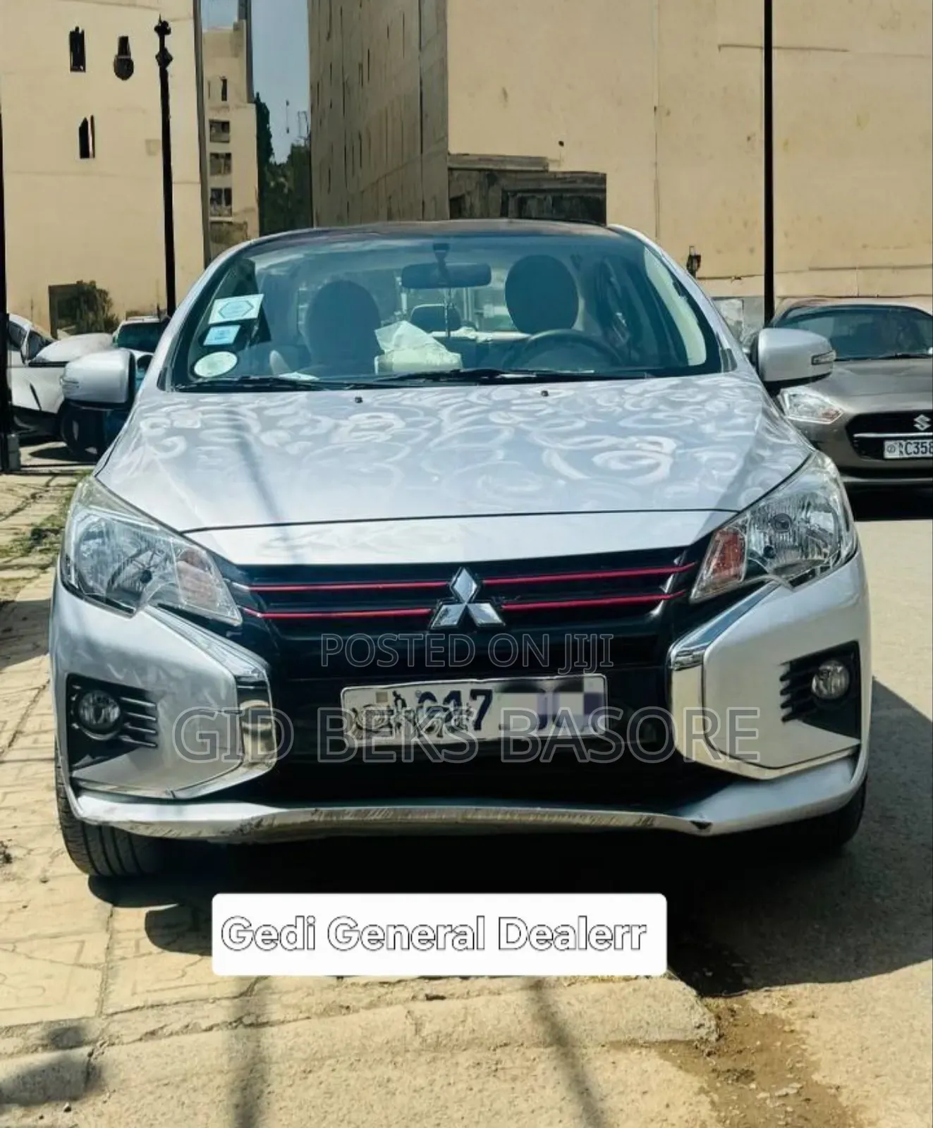 Mitsubishi Attrage 2022 Silver