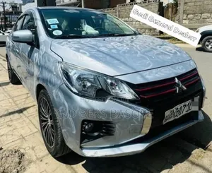 Mitsubishi Attrage 2022 Silver