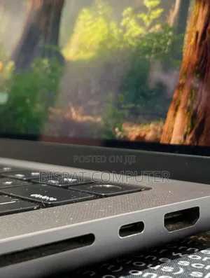 New Laptop Apple MacBook Pro M1 32GB Apple M1 Pro SSD 512GB