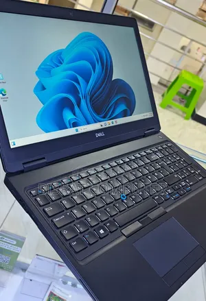 New Laptop Dell Latitude 5310 8GB Intel Core I5 SSD 256GB