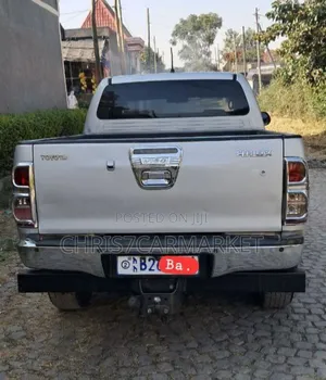 Toyota Hilux 2.5 D-4D SRX 2012 Silver