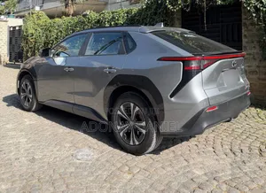 Toyota bZ4X 71.4 kWh FWD 2023 Gray