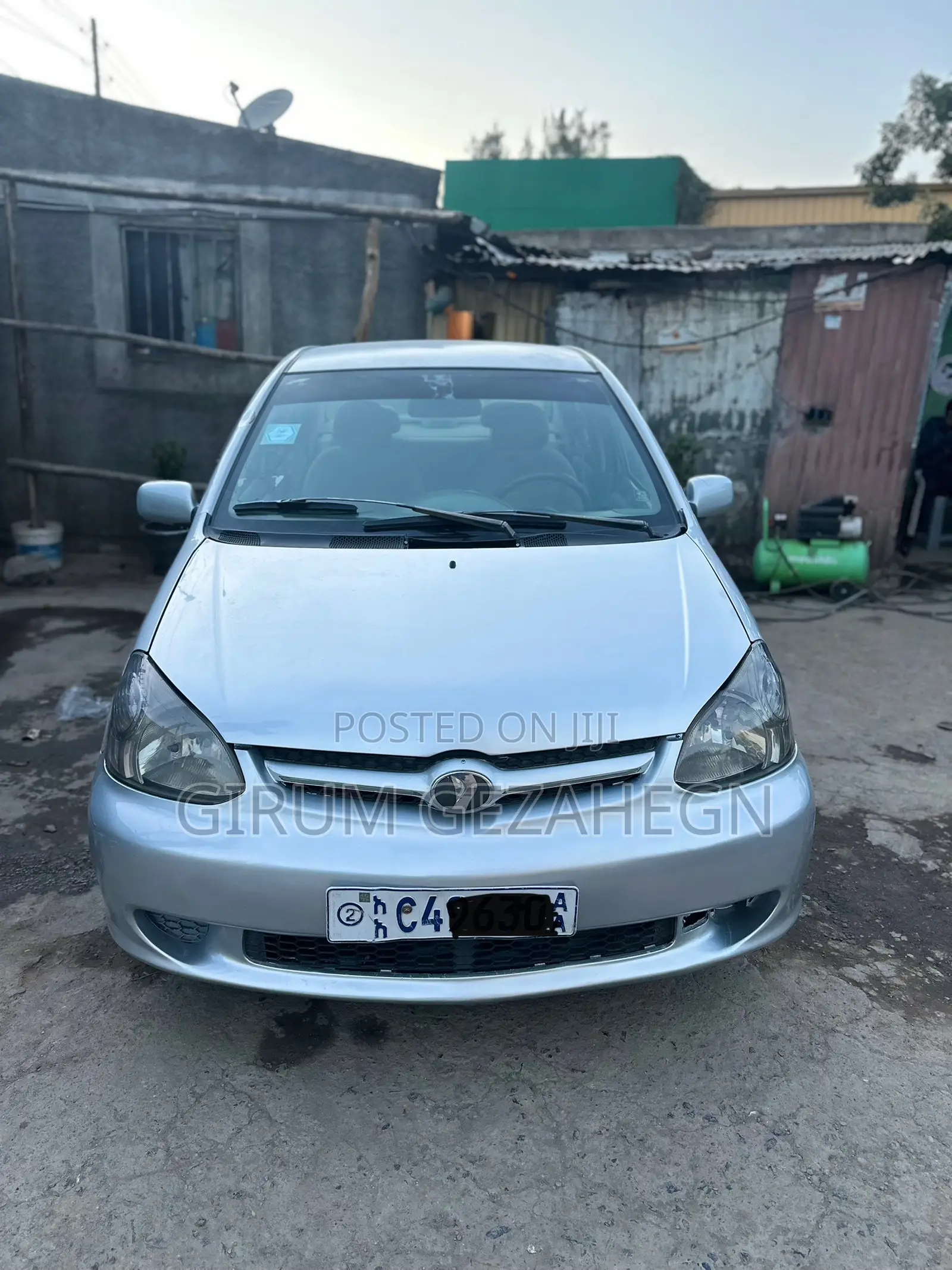 Toyota Platz 2003 Silver