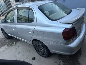 Toyota Platz 2003 Silver