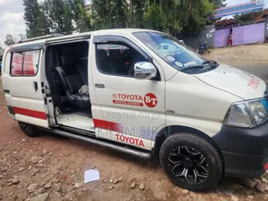 Toyota Grand HiAce 2011 White