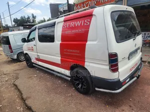 Photo - Toyota Grand HiAce 2011 White
