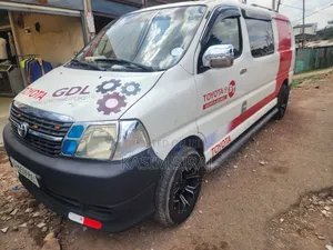 Photo - Toyota Grand HiAce 2011 White