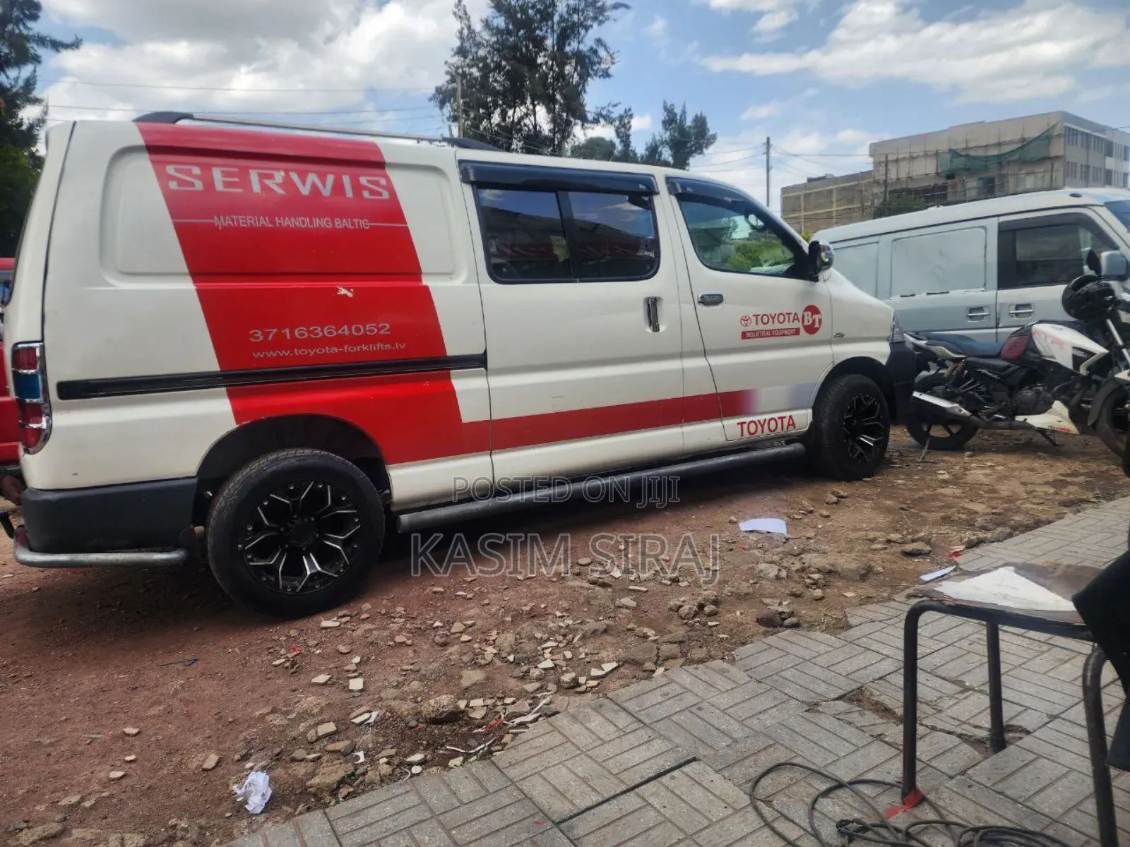 Toyota Grand HiAce 2011 White