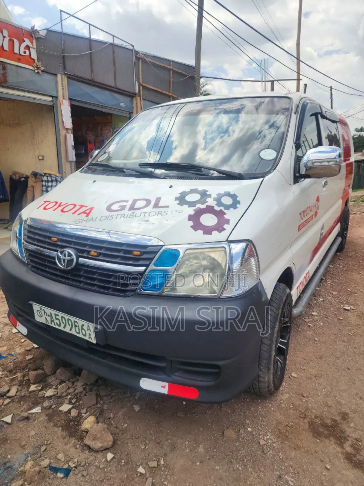 Toyota Grand HiAce 2011 White