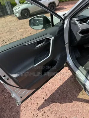 New Toyota RAV4 2022 Silver