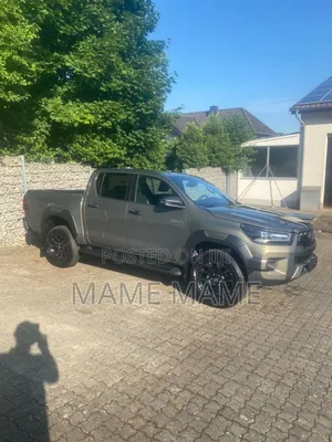 New Toyota Hilux 2025 Gray