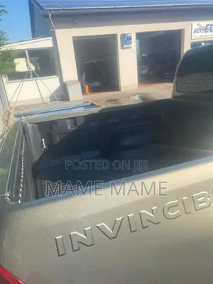 New Toyota Hilux 2025 Gray