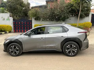 Toyota bZ4X 2024 Gray