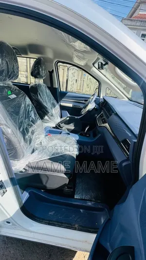 New BMW i7 2025 Silver