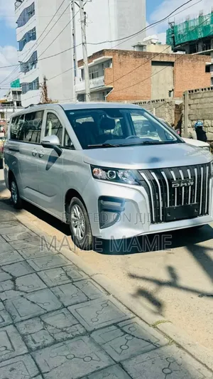 Photo - New BMW i7 2025 Silver