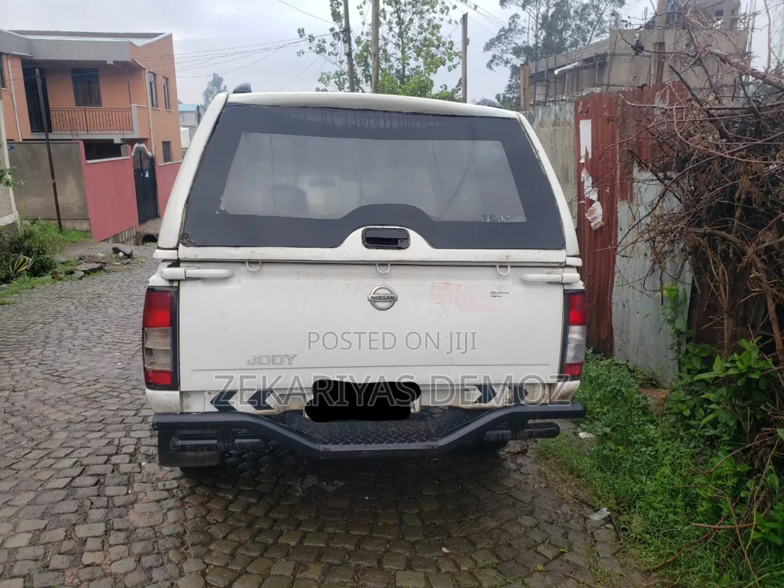 Nissan Hardbody 2010 White