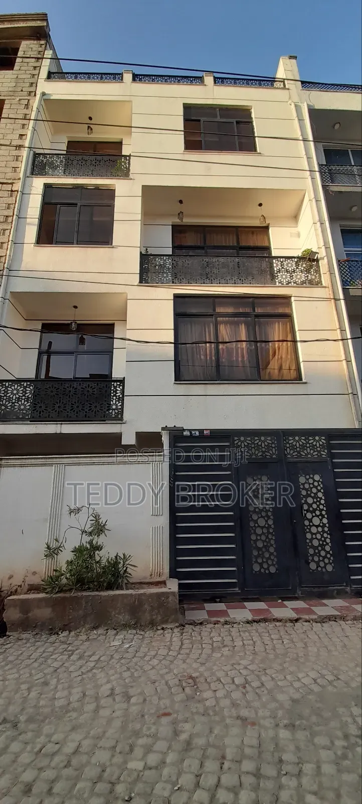 8bdrm House in Haile Garment, Nifas Silk-Lafto for sale