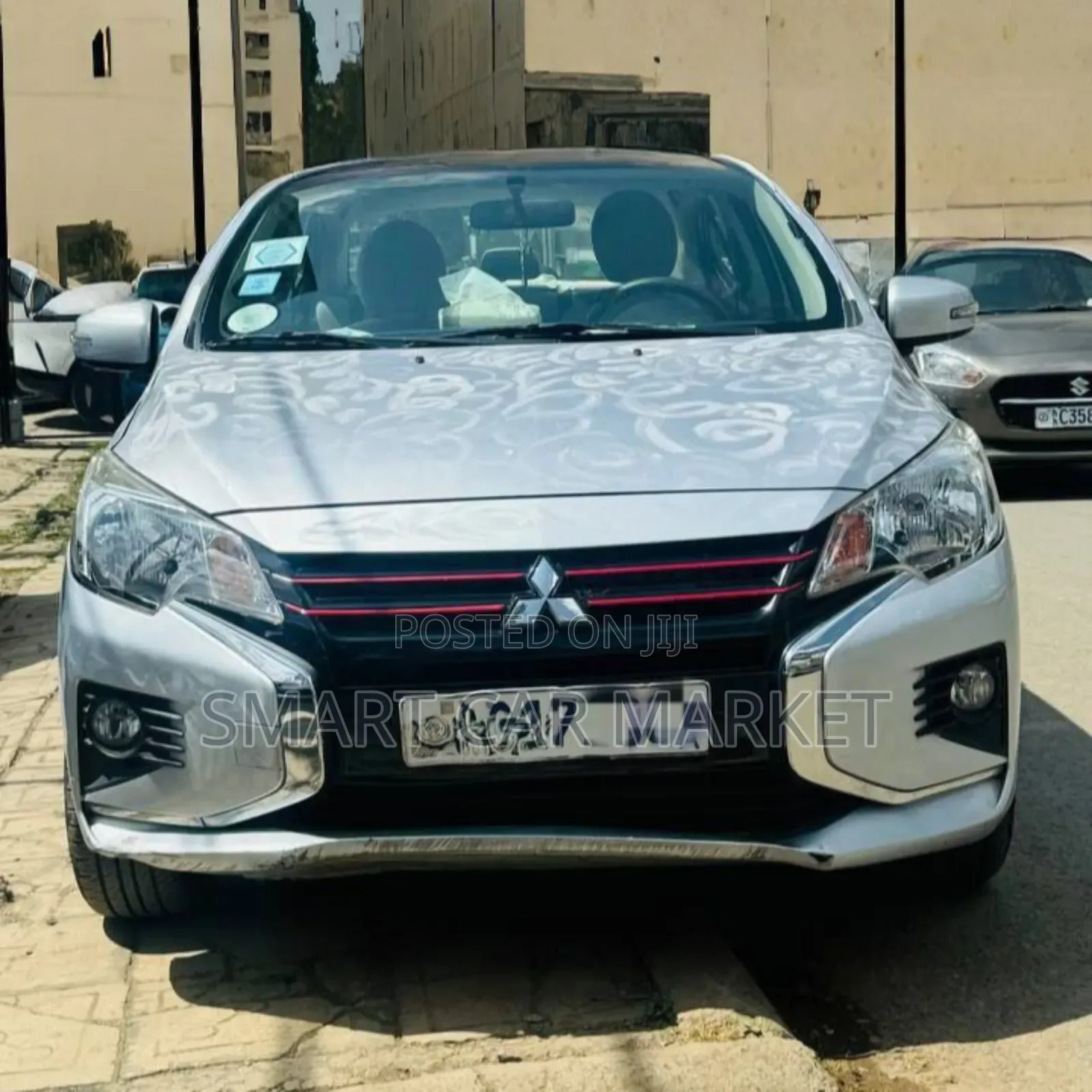 Mitsubishi Attrage 2022 Silver