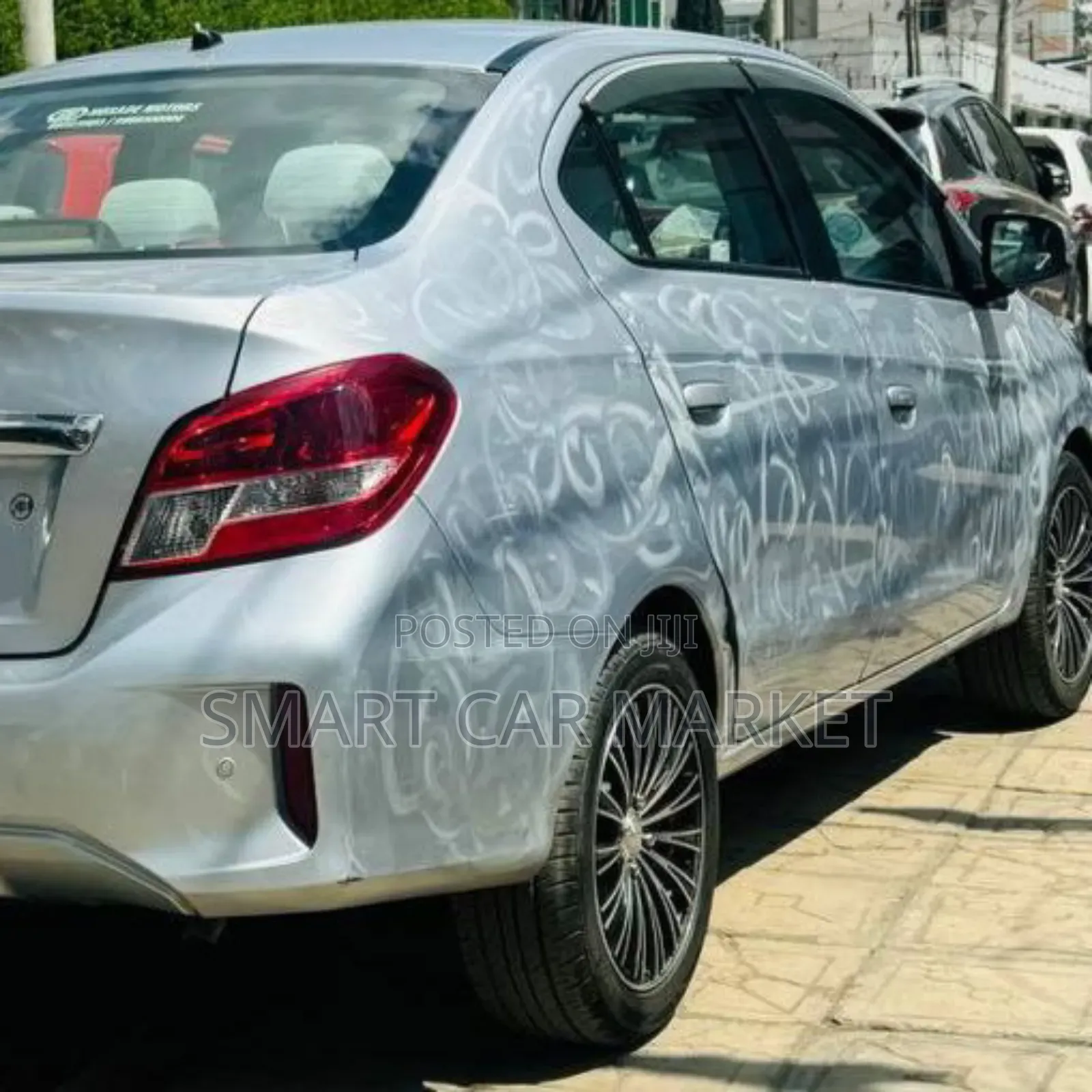 Mitsubishi Attrage 2022 Silver