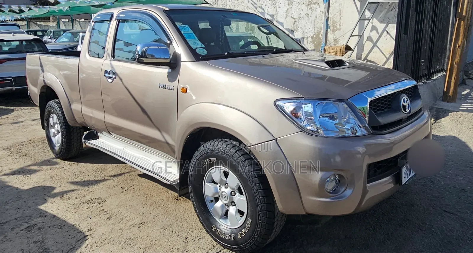 Toyota Hilux 2011 Gold
