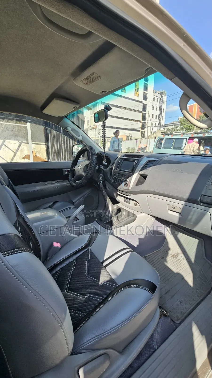 Toyota Hilux 2011 Gold