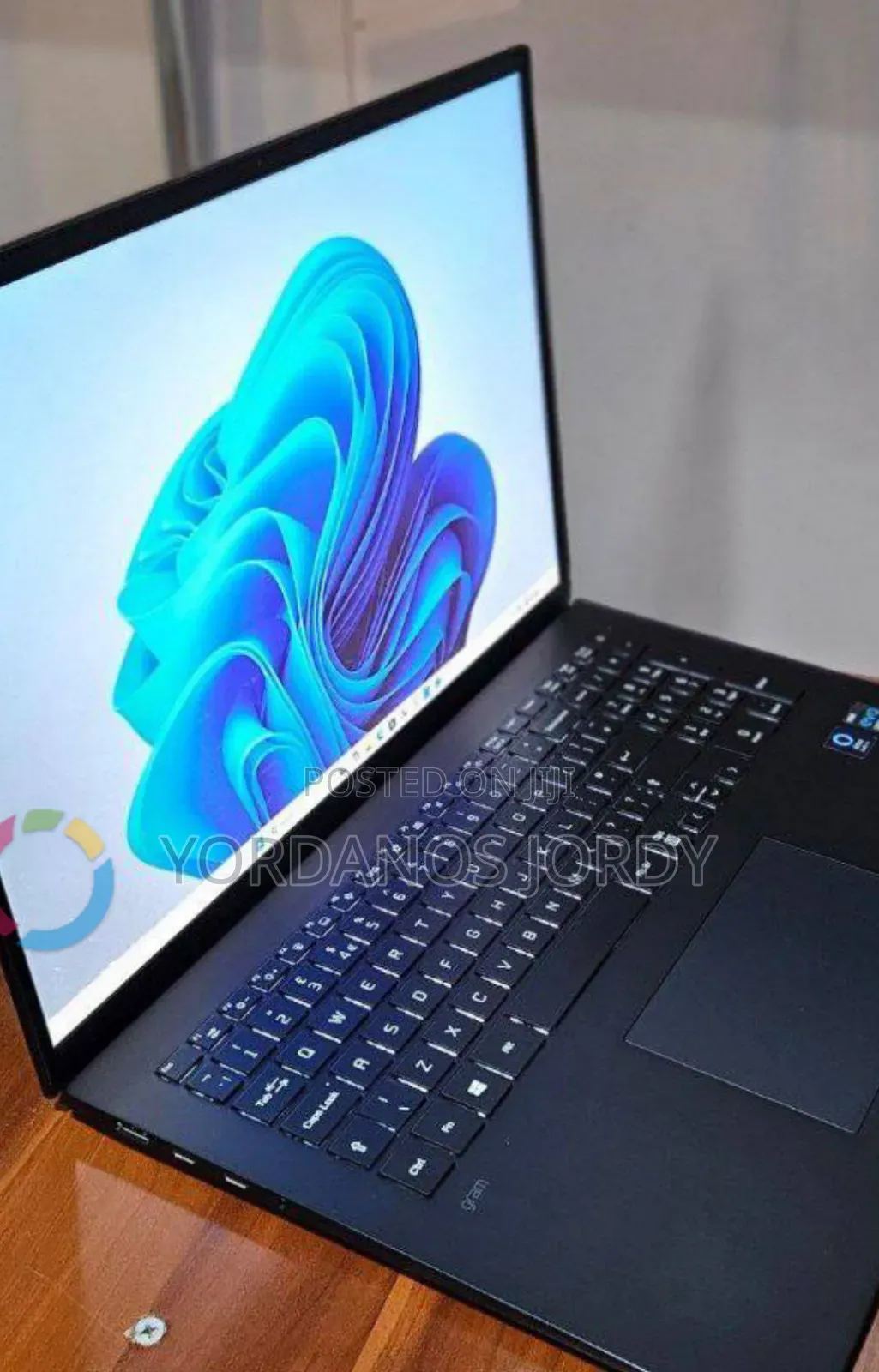 New Laptop LG Gram 15.6 16GB Intel Core I7 SSD 1T