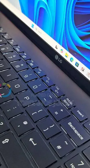 New Laptop LG Gram 15.6 16GB Intel Core I7 SSD 1T