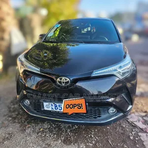 Photo - Toyota C-HR 2019 White