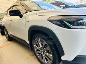 Toyota Corolla Cross Hybrid 2024 White