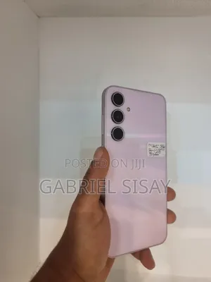 Photo - New Samsung Galaxy A35 128 GB Purple